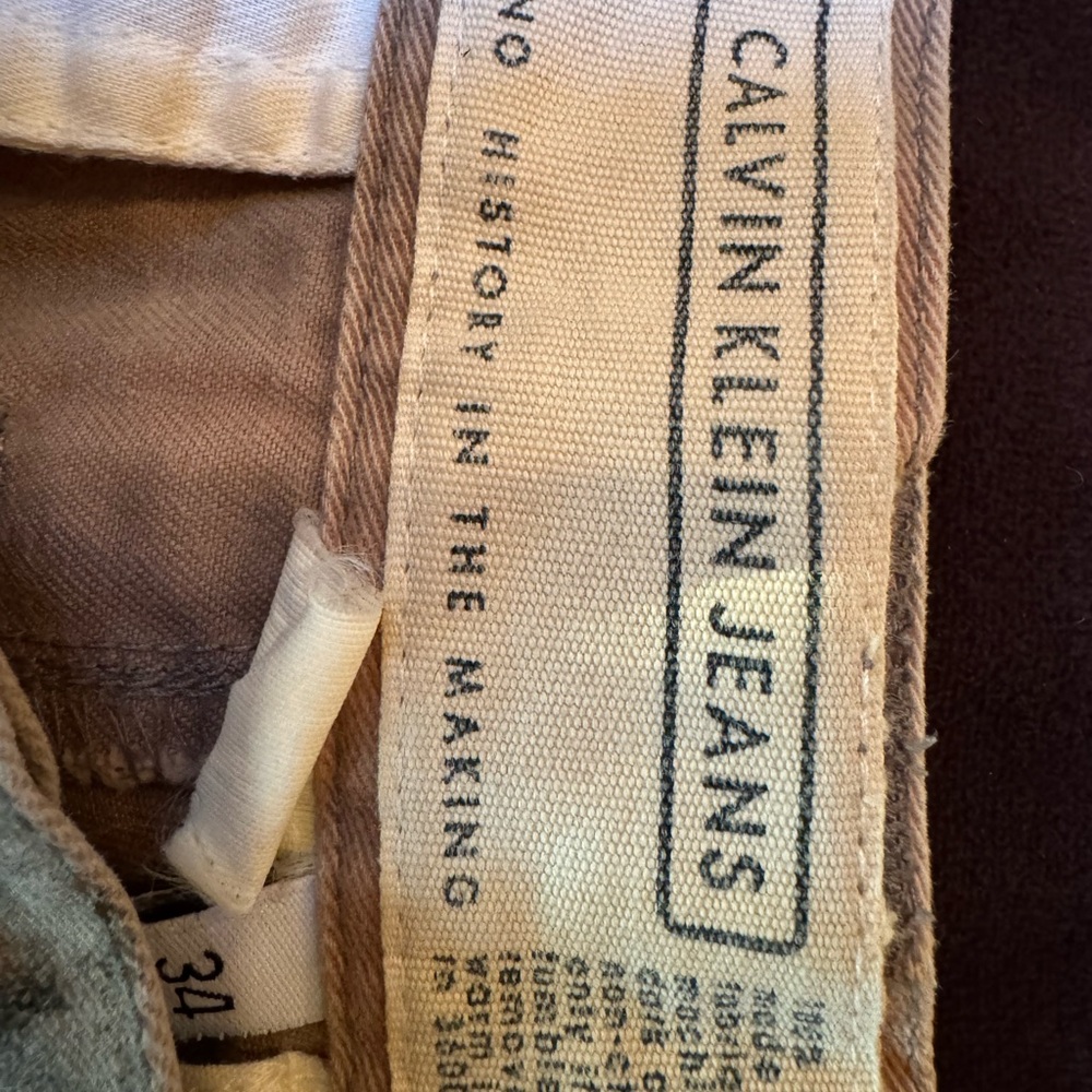 Men’s Vintage cargo pants - size 34/34- good condition- dark mark top of pants.